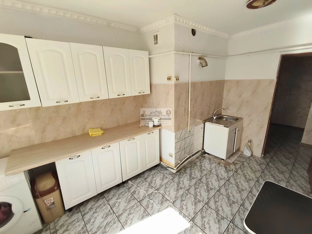 Apartament cu 3 camere, complet decomandat – Tecuci