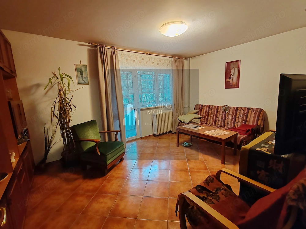 Apartament 2 camere, Sector 4, Resita/Luica, decomandat, spatios