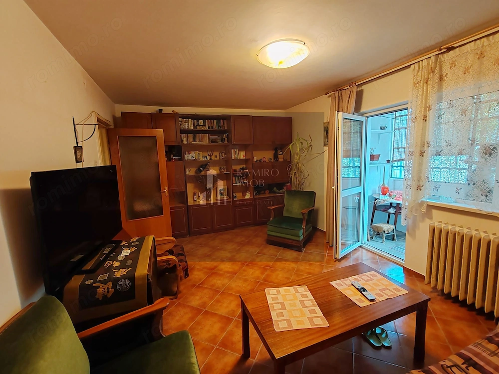 Apartament 2 camere, Sector 4, Resita/Luica, decomandat, spatios