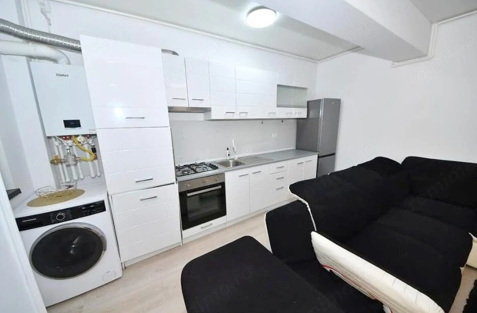 De inchiriat apartament 2 camere, bloc Flamingo, etaj 3, 500 euro