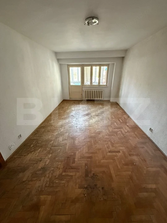 Apartament 3 camere DECOMANDAT INDEPENDENTEI