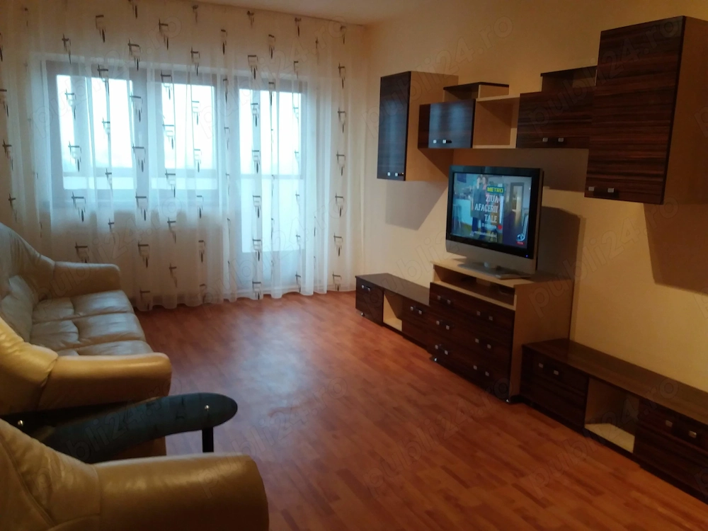 Ap 2 cam total decomandat Vlaicu cu termoteca pe str. Principala