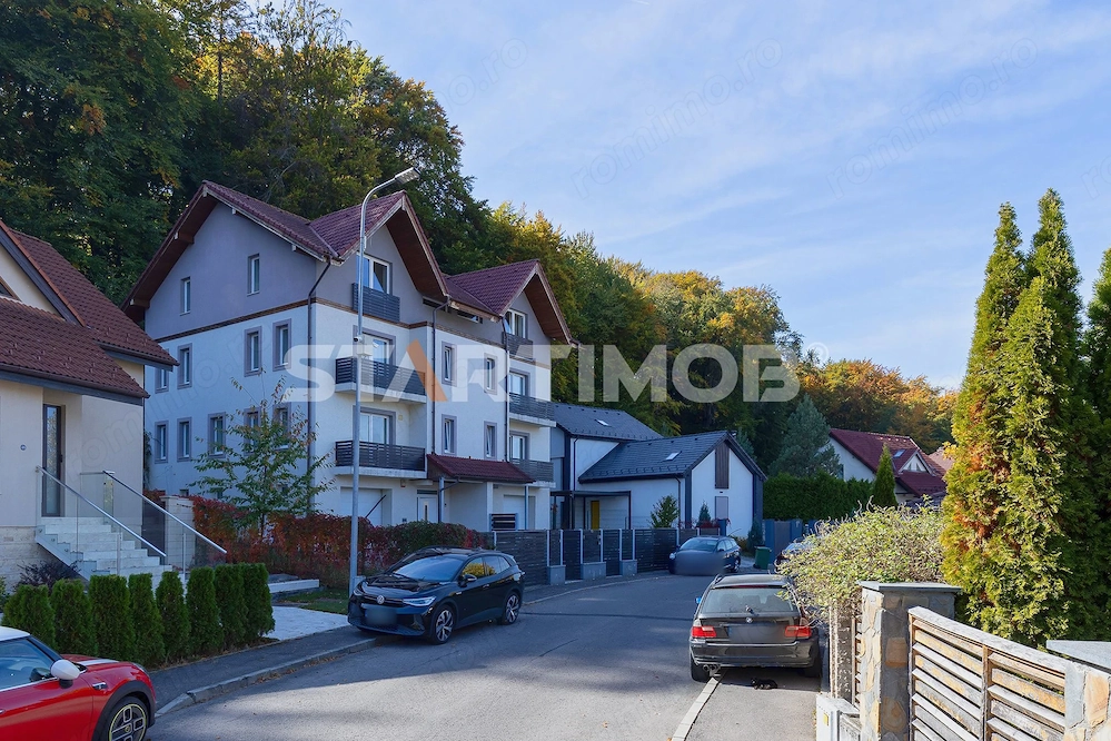 Vila mobilata 5 camere cu garaj Brasov