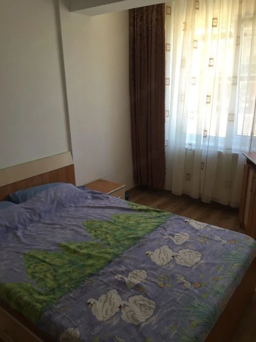 Apartament cu 3 camere de închiriat în Dacia