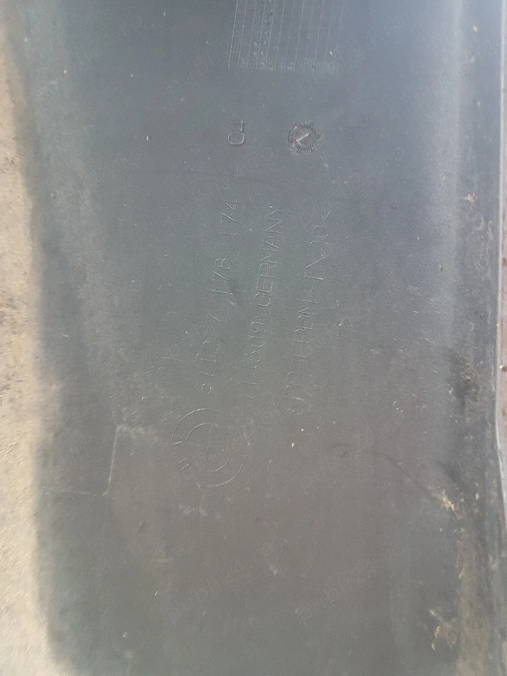 Vand bara spate BMW, limuzina an 2008, originala, stare foarte buna, pret 60 euro 