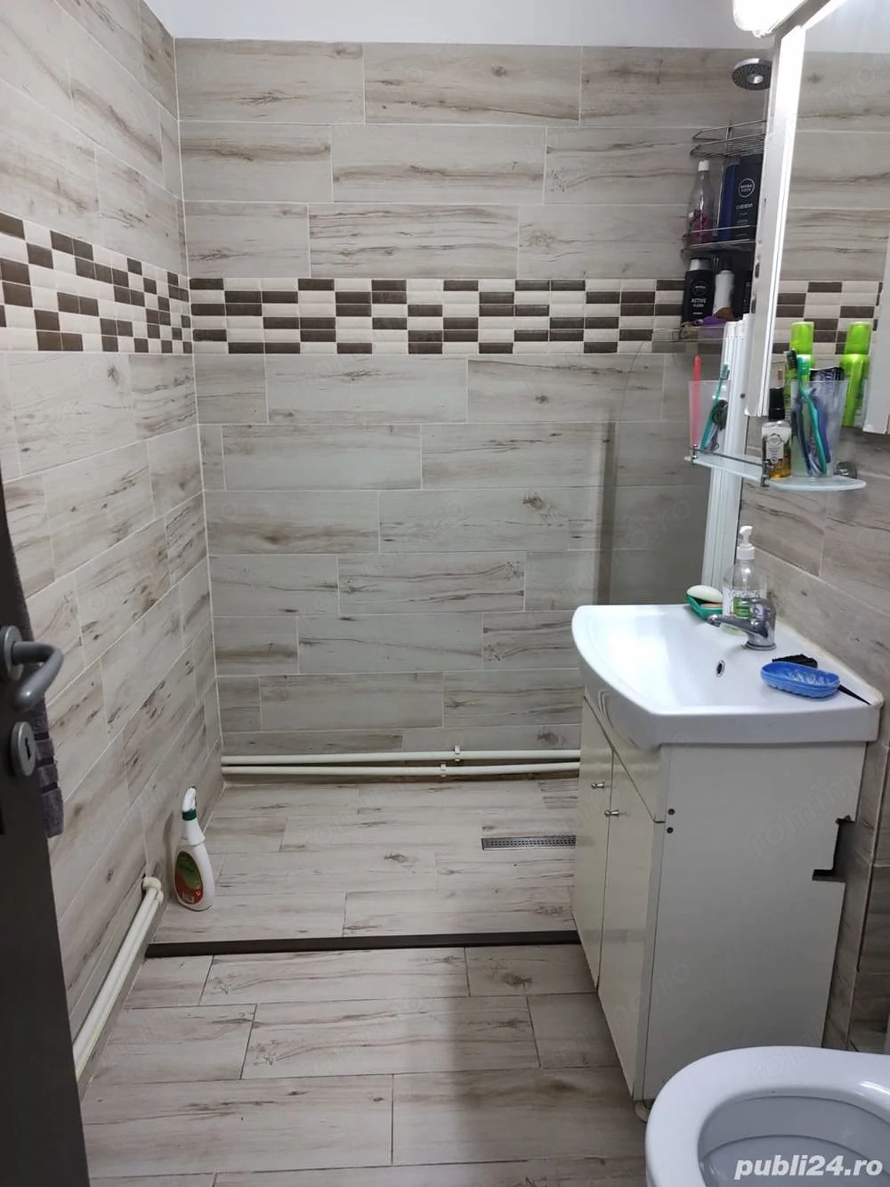 Apartament cu 2 camere de închiriat în zona Soarelui
