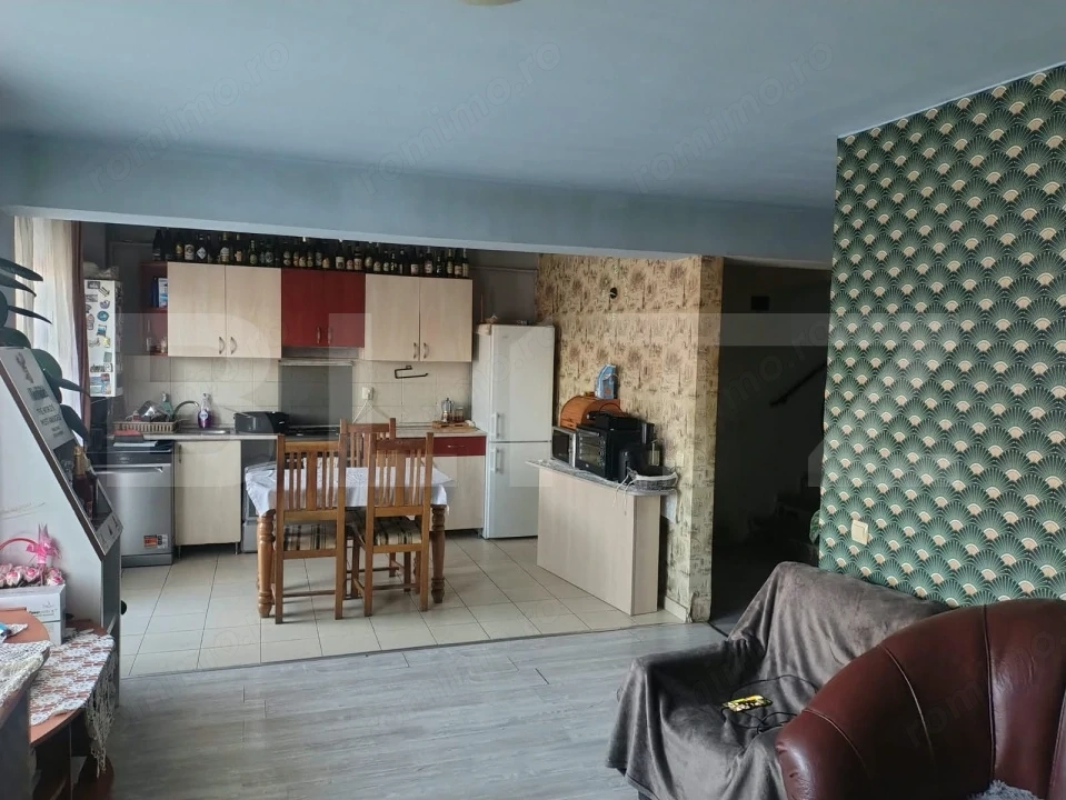 Apartament 5 camere, 113  mp, balcoane 20 mp, garaj subteran , aproape de VIVO