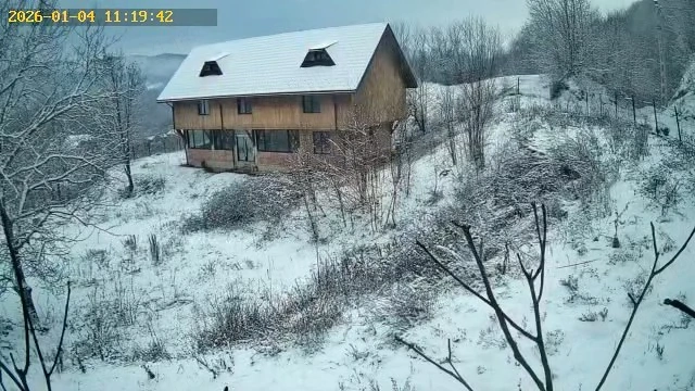 vand casa si teren 
