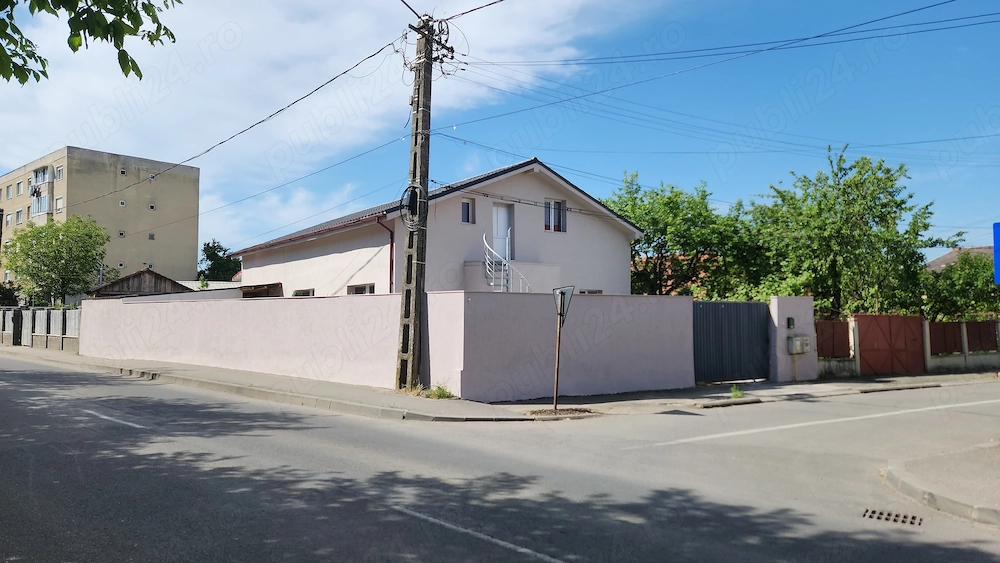  De vânzare casă spațioasă