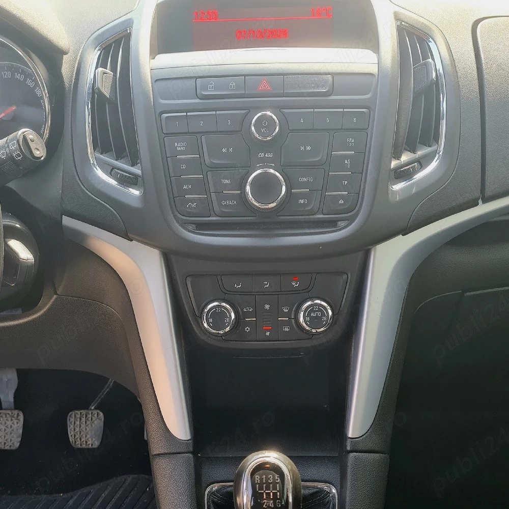 Opel Zafira Tourer 2012