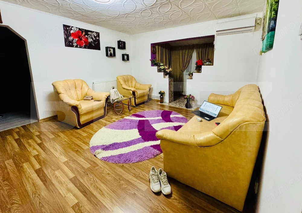 Apartament cu 2 camere de vânzare – complet mobilat și utilat, Găești