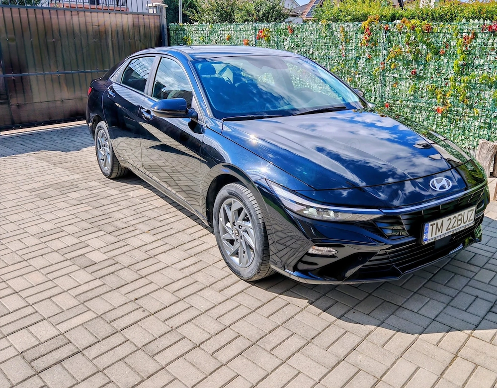 Vând Hyundai Elantra, achiziție iunie 2024 de la reprezentanta Hyundai Timisoara, garantie Hyundai 