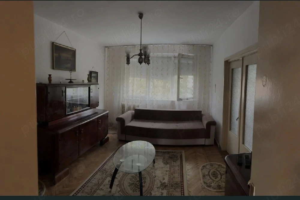 Vând Apartament 4 camere 