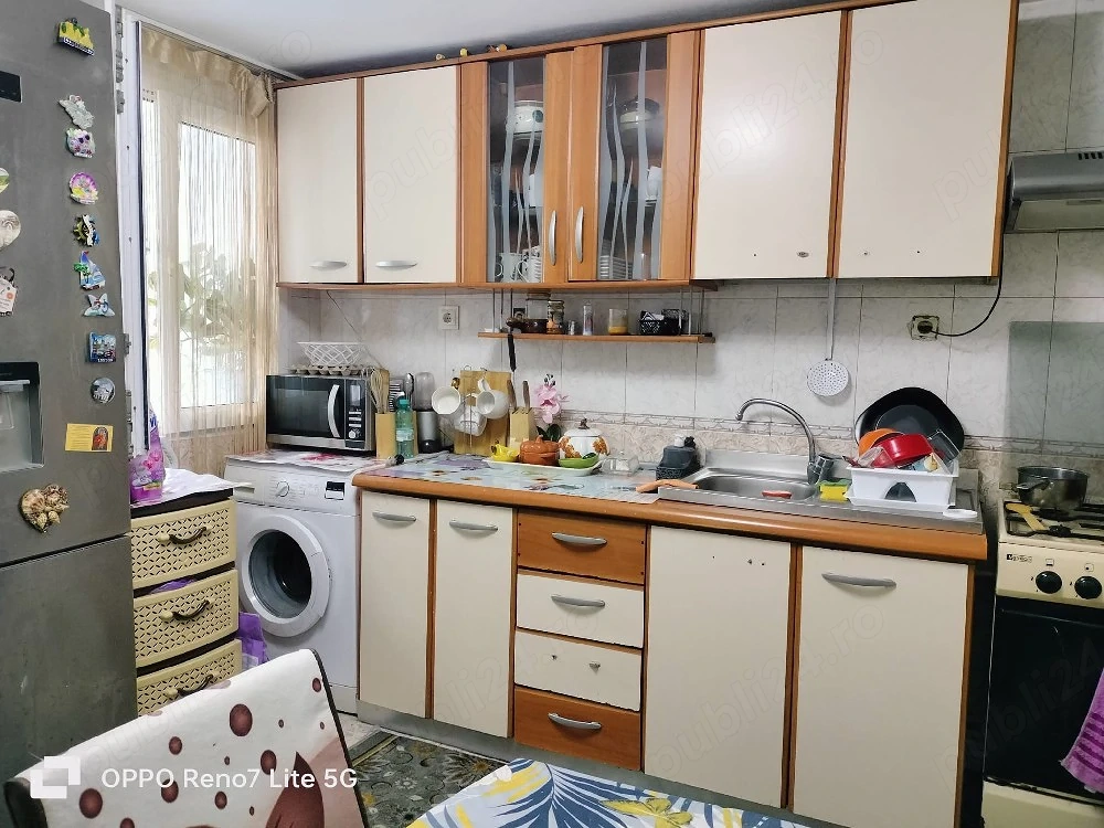 se vinde două case în curte pe bulevardul Ecaterina Teodoroiu lângă Păltiniș Târgu Jiu