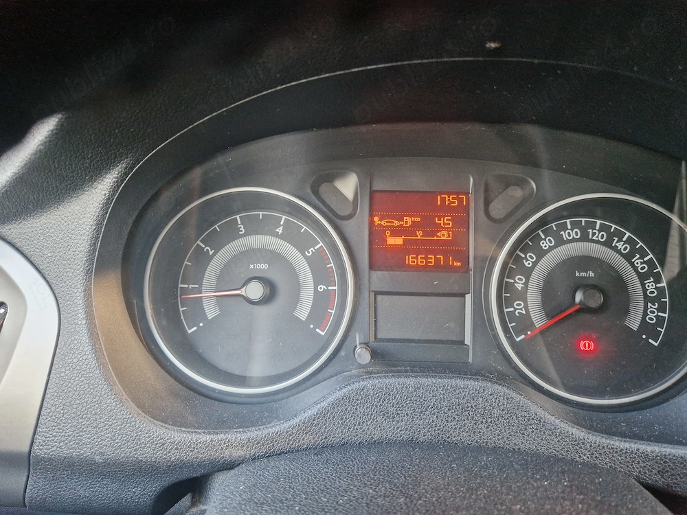 Vand peugeot 301 1,6 motorina din 2013 