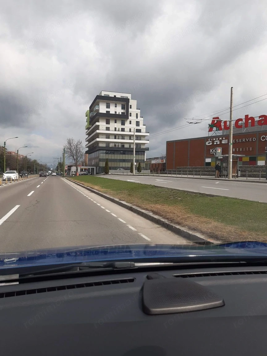 Apartament 2 camere cu parcare zona Coresi