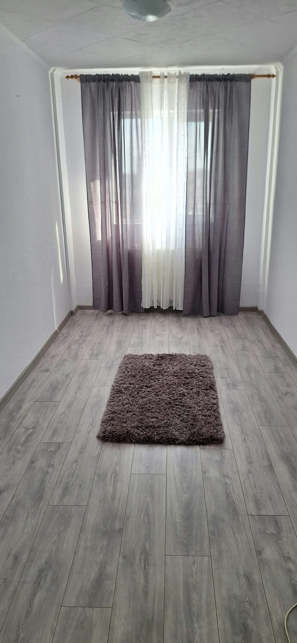 Vand apartament 3 camere , central (Luca) , semidecomandat et 4  4