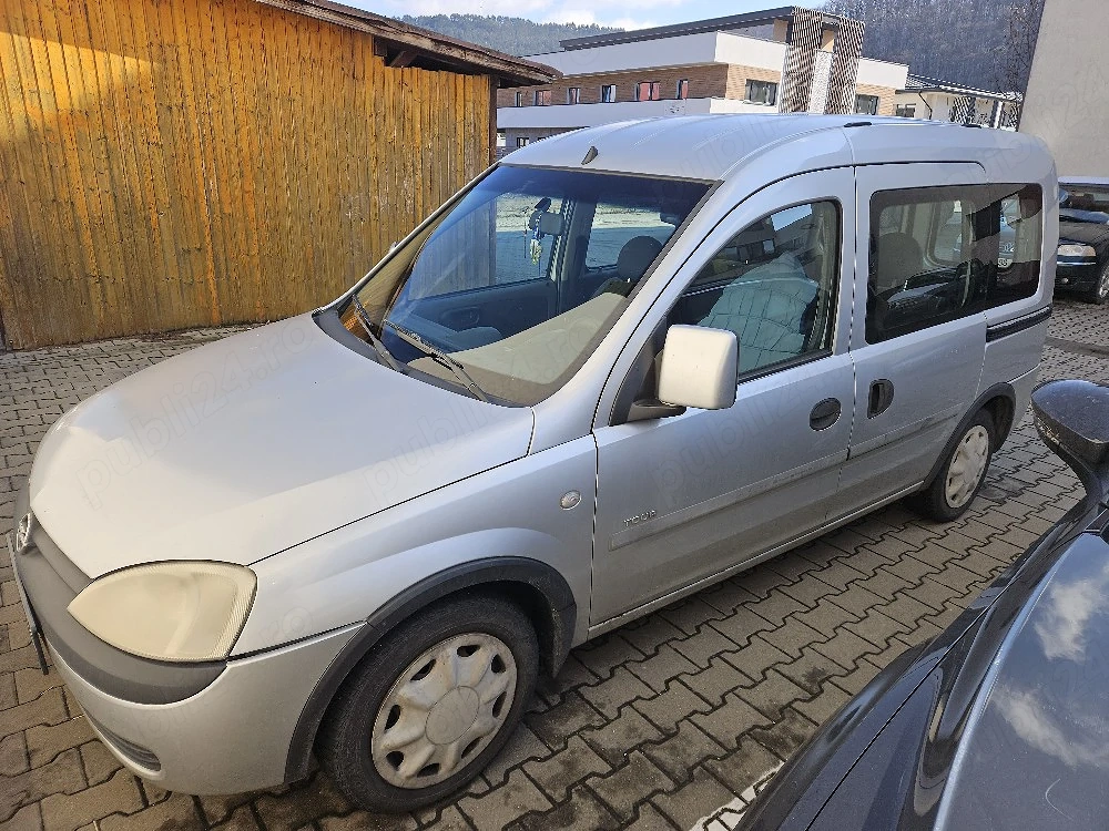 Vând Opel Combo