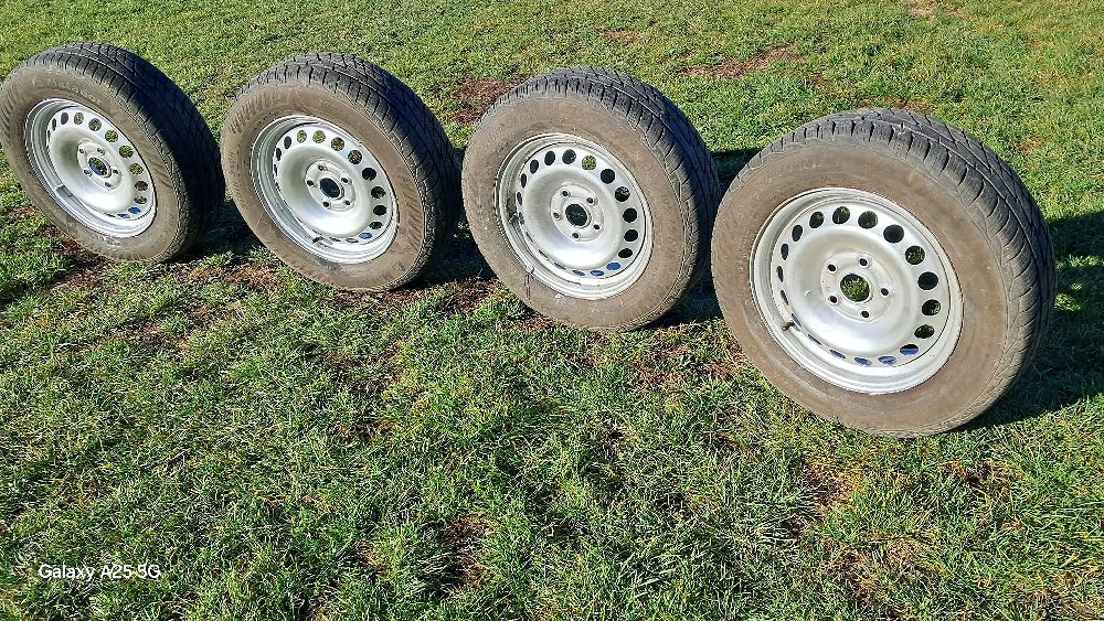 cauciucuri iarna 195/65R 15
