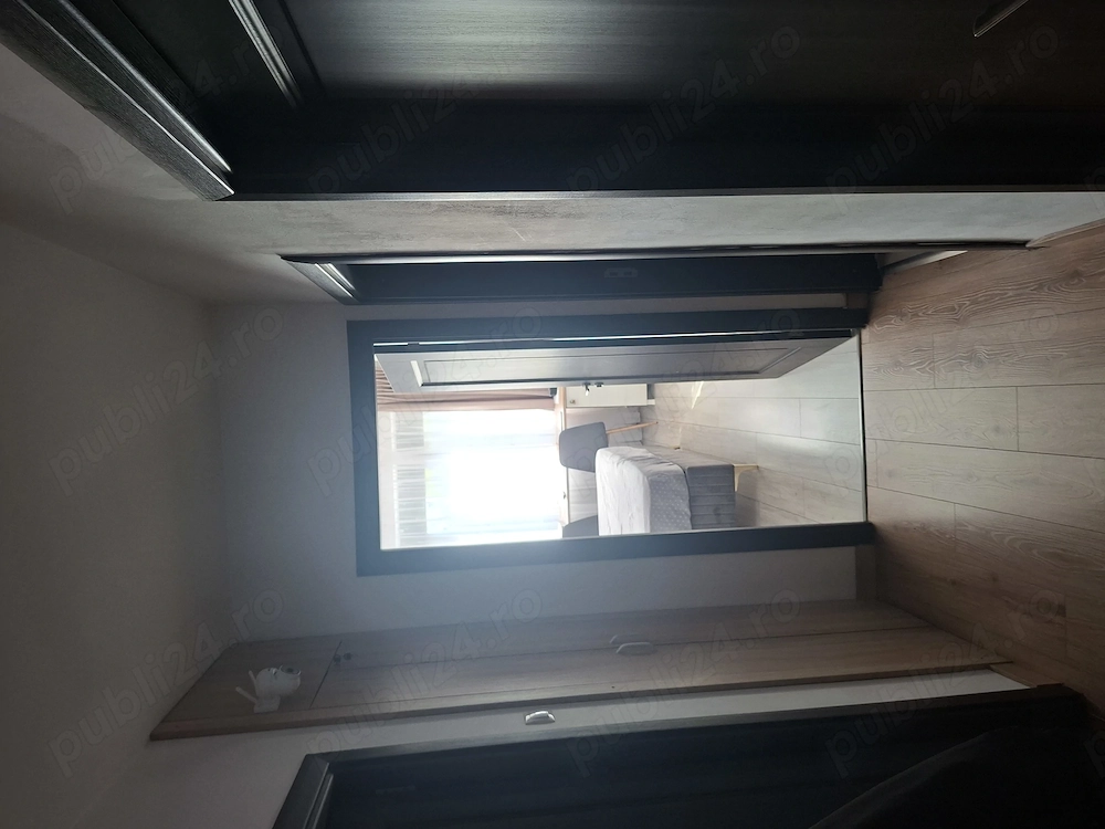 Vand apartament 2 camere decomandate bd. Regele Mihai I, zona McDonalds 