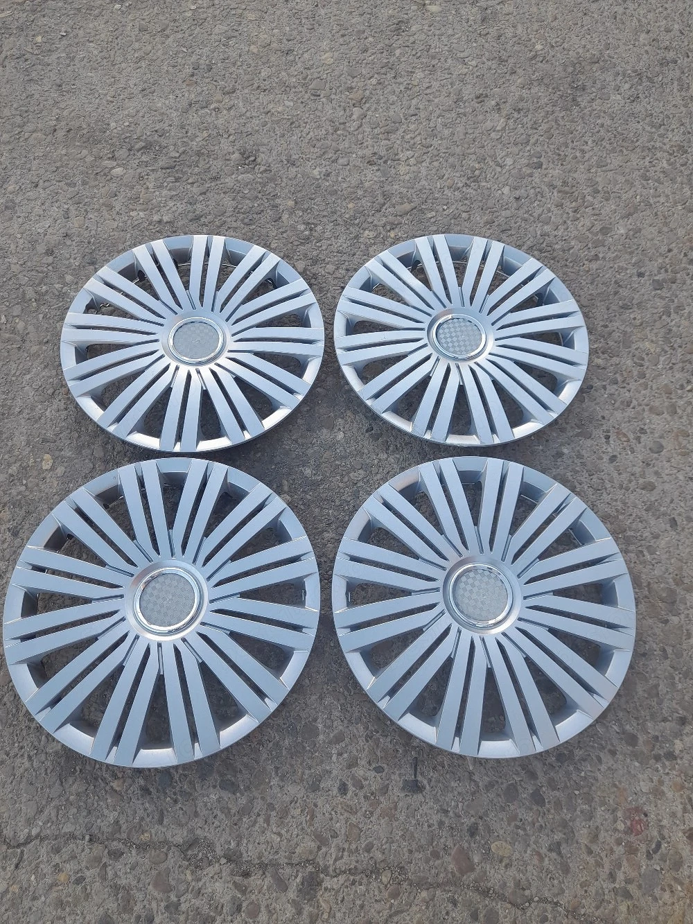 Set capace pe 14