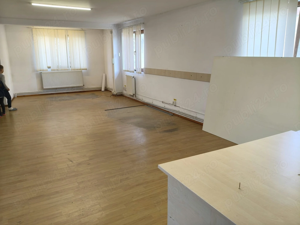 lnchiriez sapatie  pentru birouri la casa 