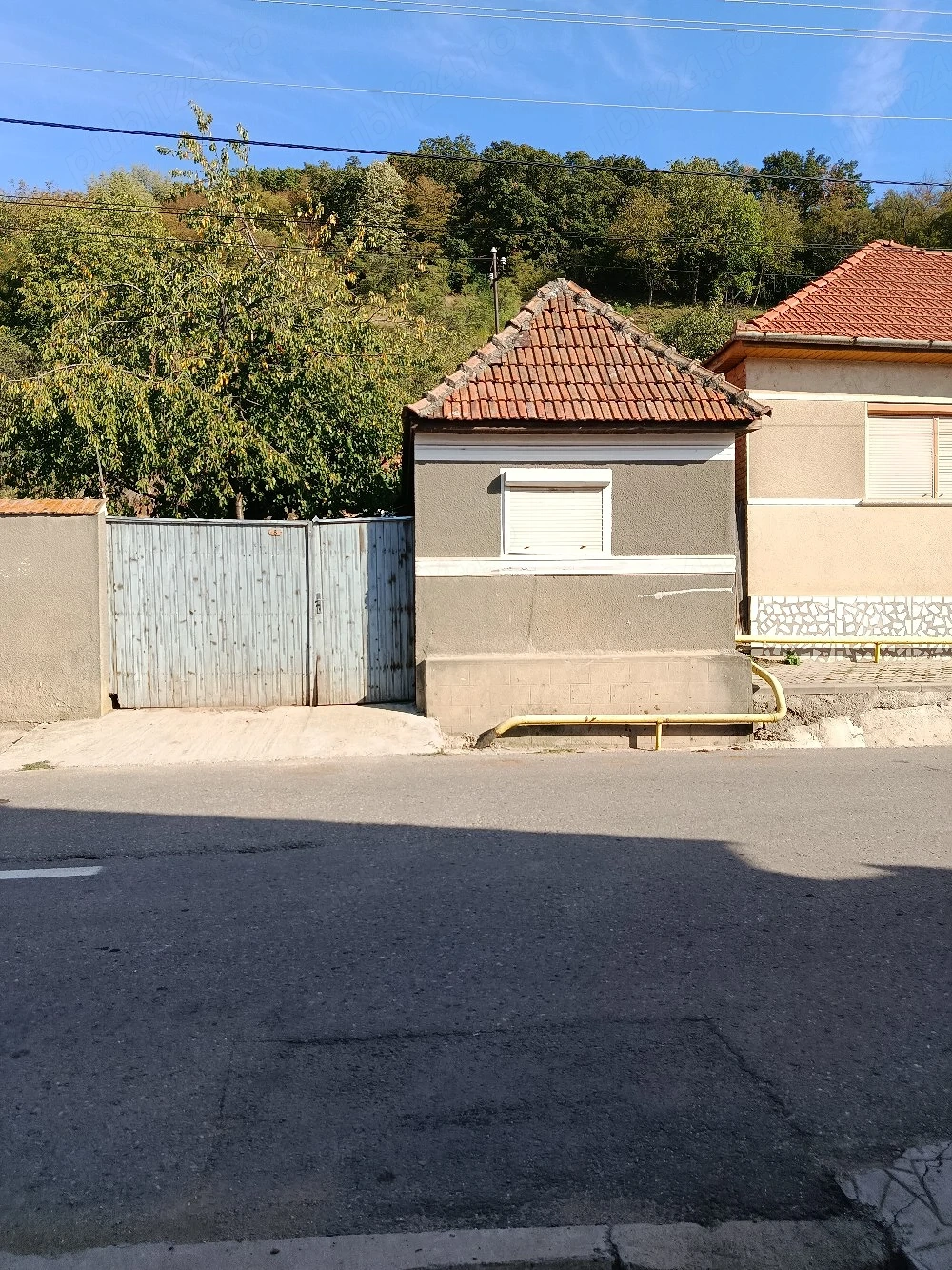 Casă și teren de vânzare 