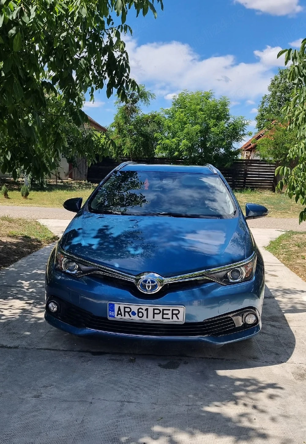 Toyota auris hibrid break an 2015 euro 6