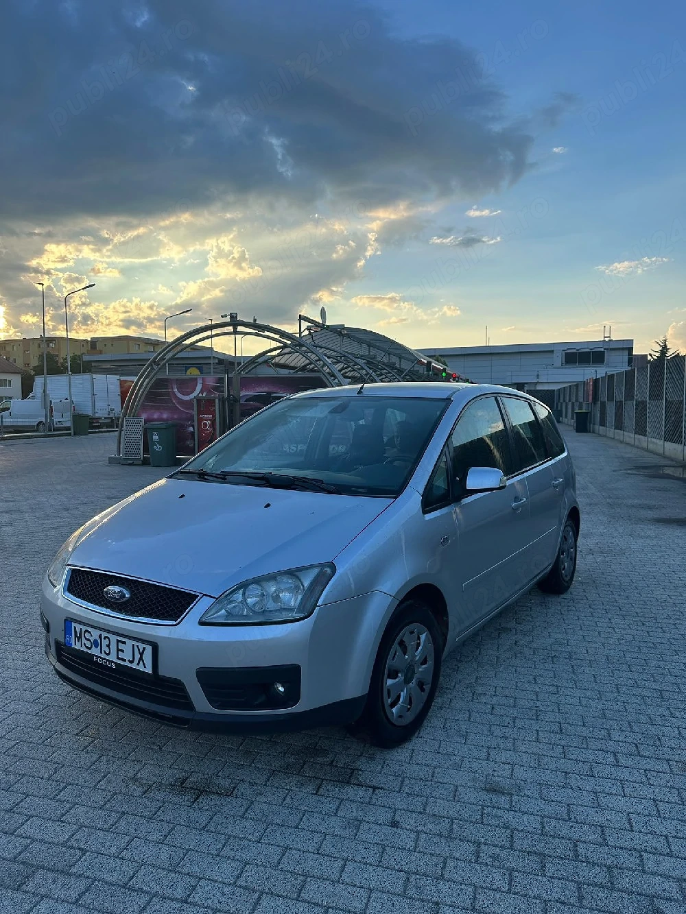 vând Ford focus C max 