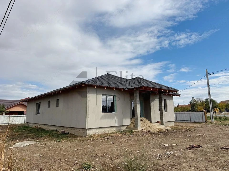 Casa noua de vanzare in Les