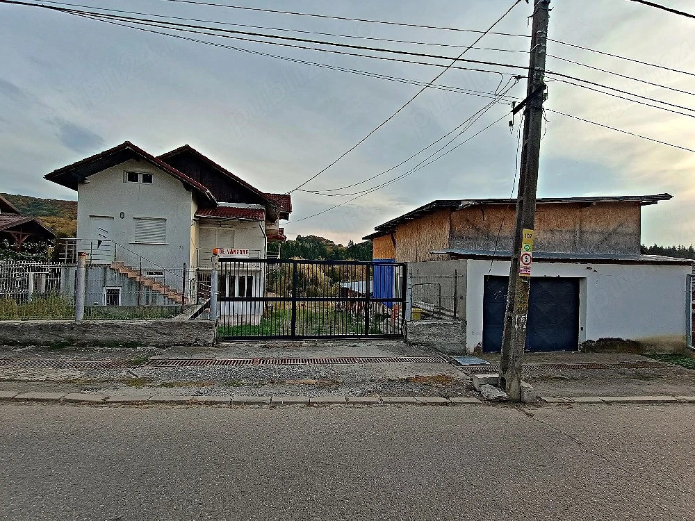 Casă de Vânzare - Curtea de Argeș