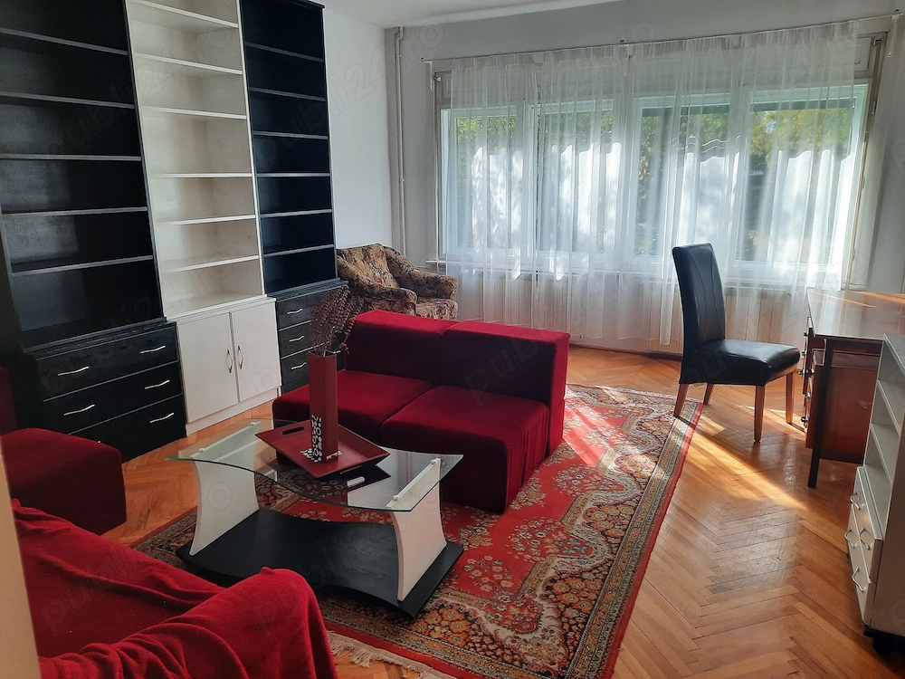 Inchirire apartament 3 camere parter la casa curte parcare