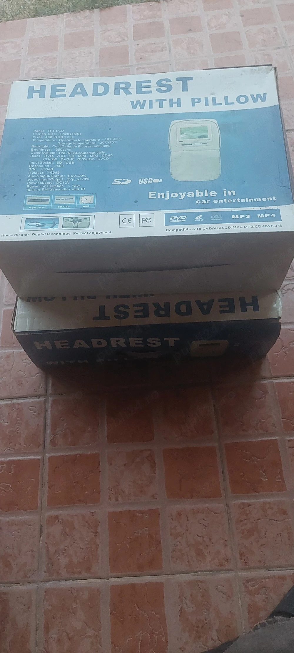 Tetiere auto cu DVD-uri încorporate