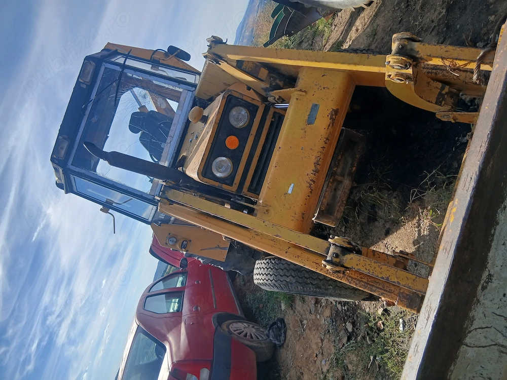 De vanzare buldo excavator MF 50