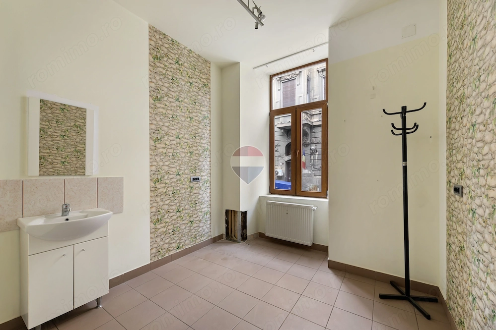 Apartament 2 camere, amplasat la cativa pasi de Primarie-Episcopiei 1