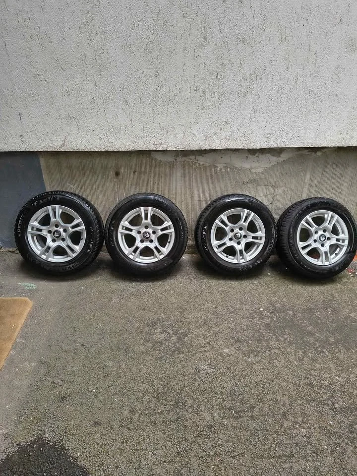 Vând roți 195/65/15,5x114,3,Megane 3