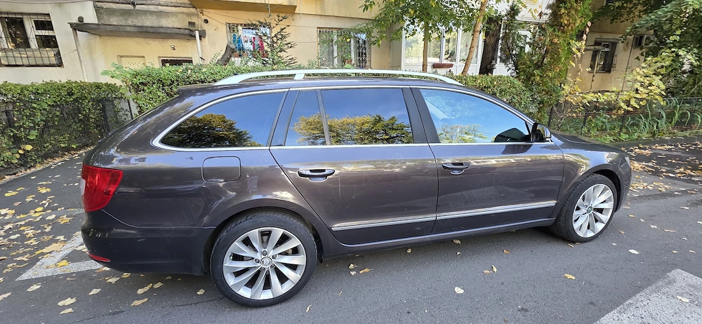 Se vinde Skoda Superb 2011