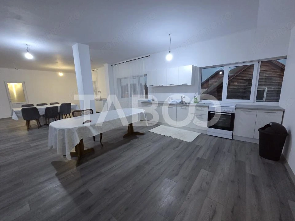 Casa de inchiriat 9 camere 5 bai pretabil Compani / Muncitori