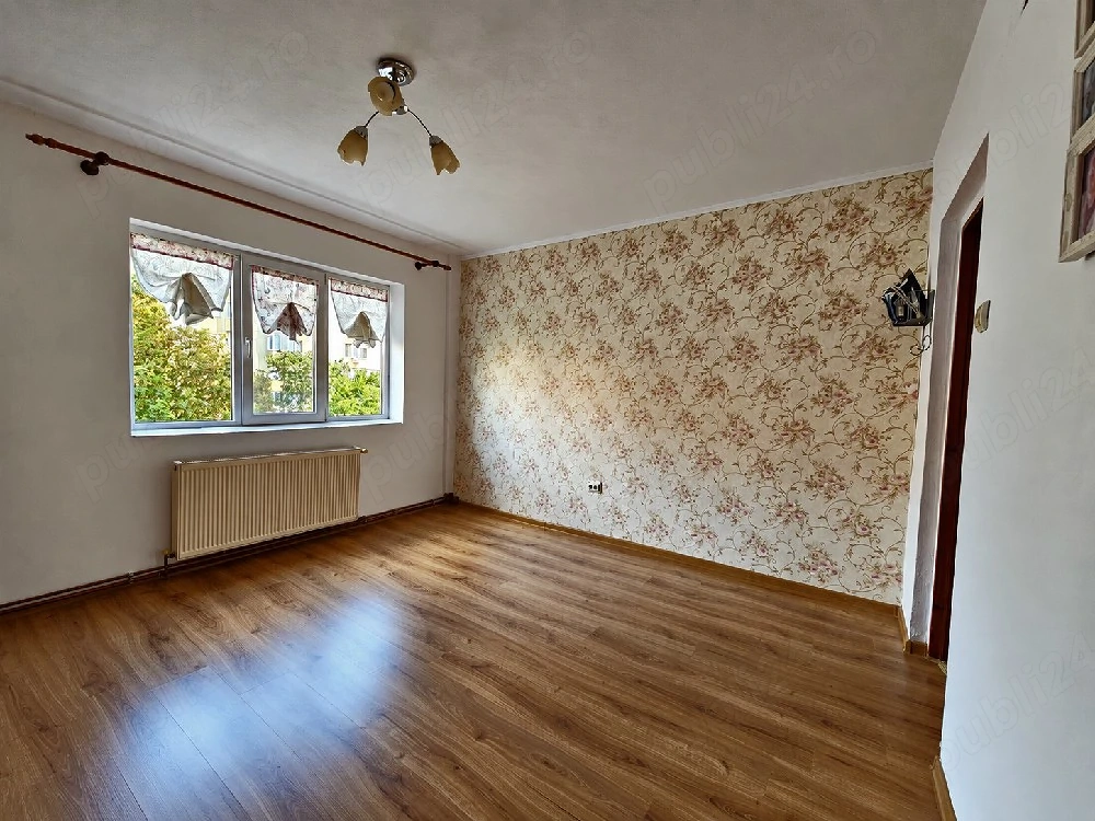 Vând apartament 2 camere decomandat 