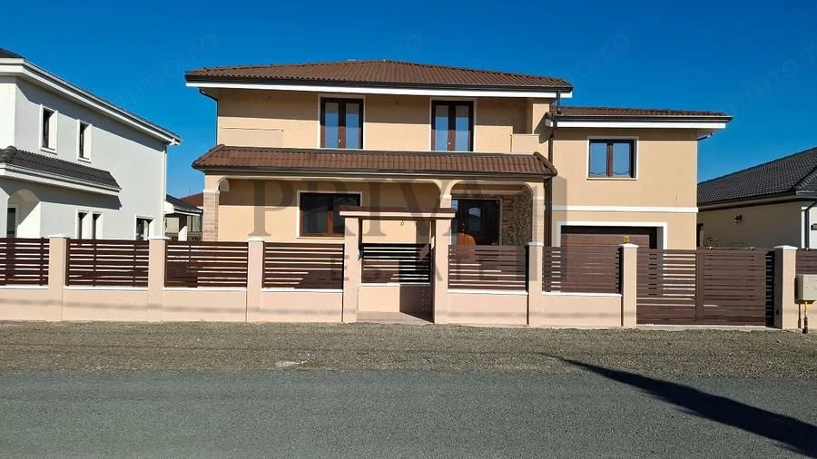 Casă spațioasă cu 5 camere, garaj și grădină amenajată –Cartier Slavic