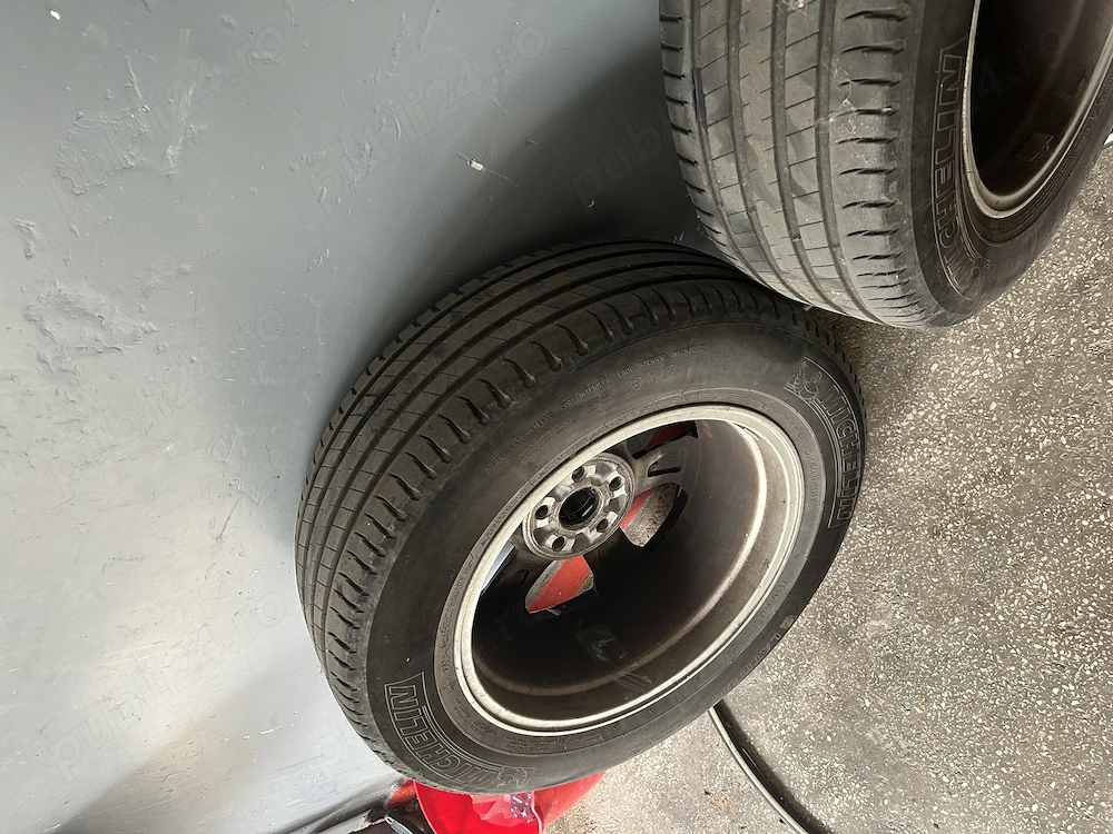 Vand cauciucuri de iarna Toyota Rav 4