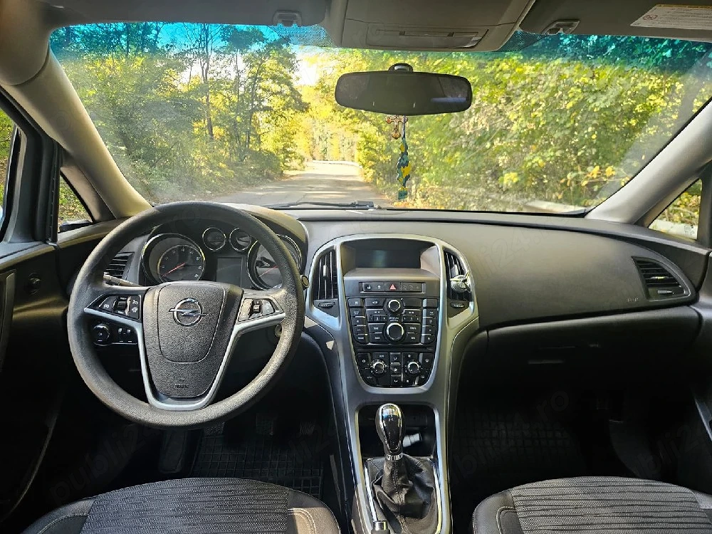 Opel Astra J Sedan 1.6 benzină, 116 CP, Euro 6, an 2016