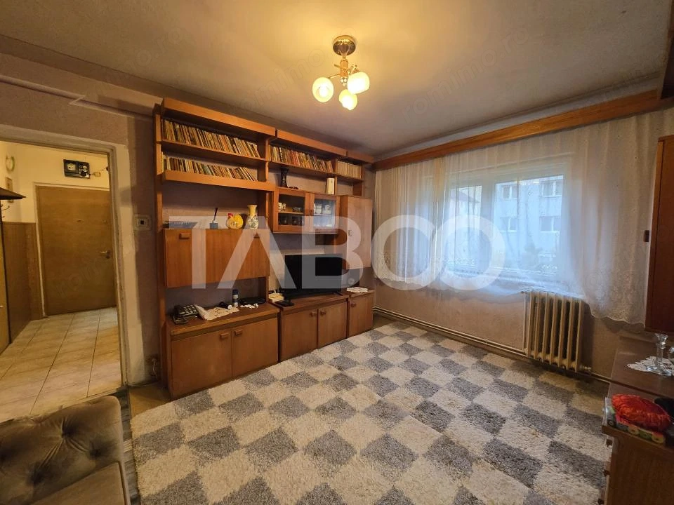 Apartament 2 camere de vanzare etaj intermediar 36mp zona Vasile Aaron