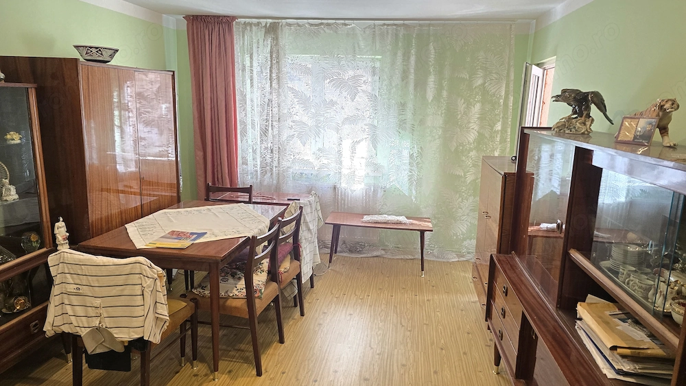Vand apartament 2 camere decomandat in Deva, zona Zamfirescu (langa bulevard), etaj 1,