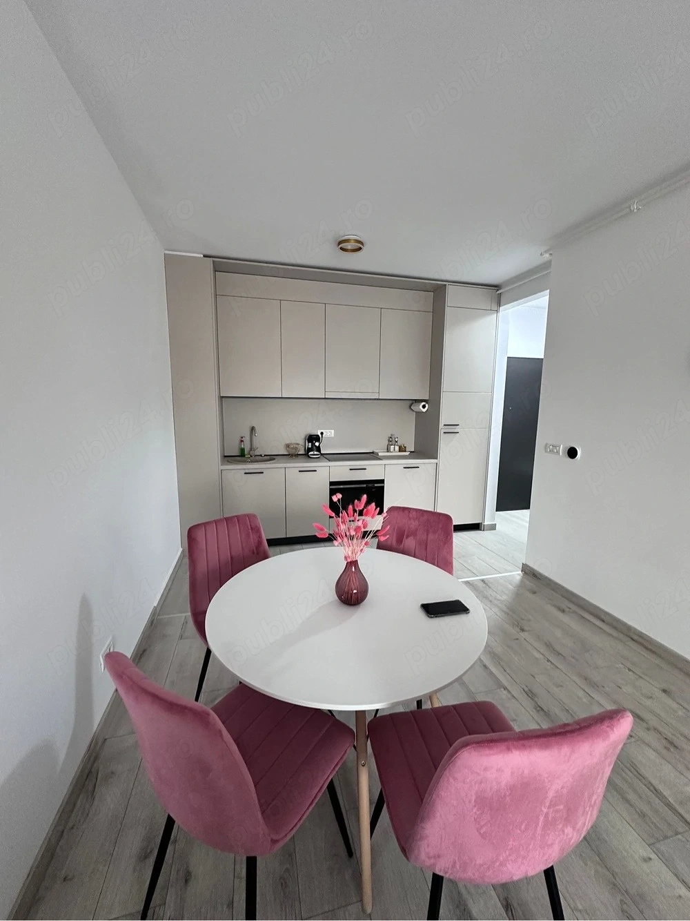 De inchiriat apartament Adora Park