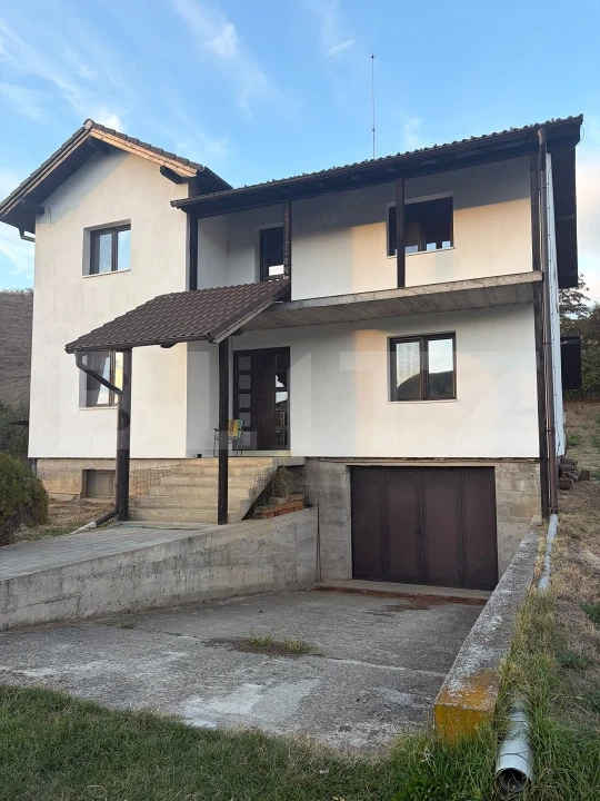 Casă de vânzare, 170 mp, zona Sud-Vest - Șard