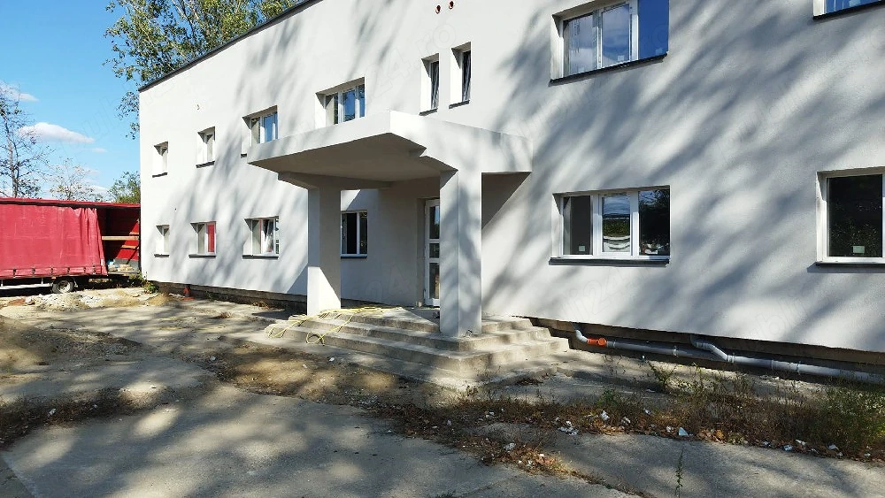 Cladire birouri, apartamente.