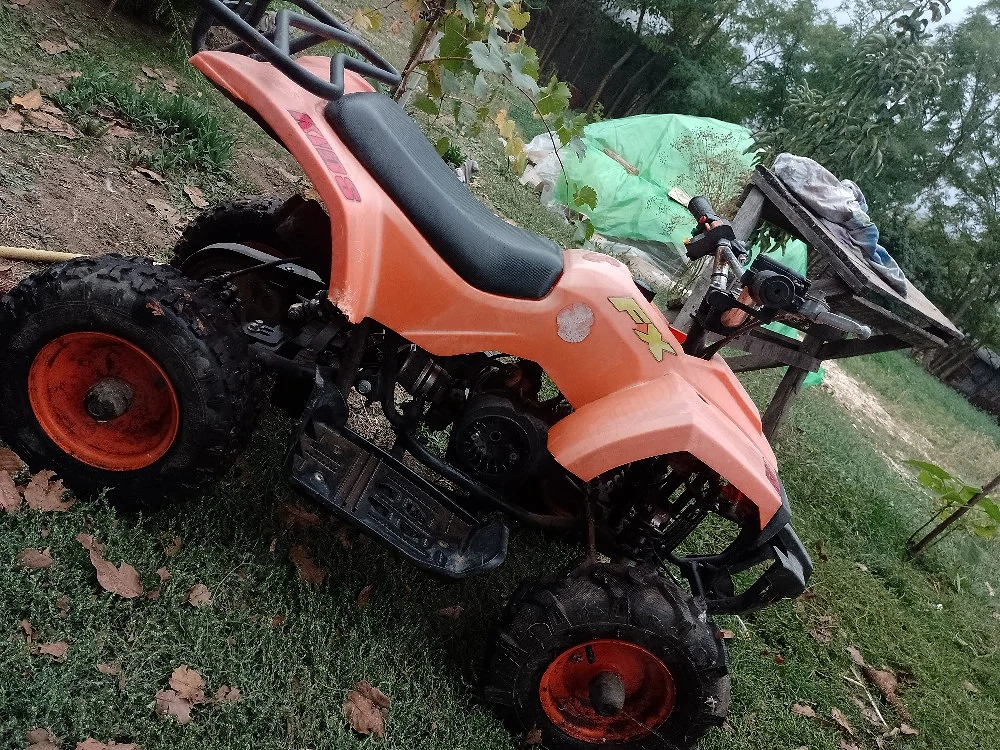 Atv-ul este intr-o stare foarte buna 2000 de milioane negociabil usor