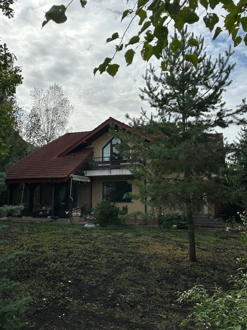 Casa individuala, 1000 mp, zona Bucium.