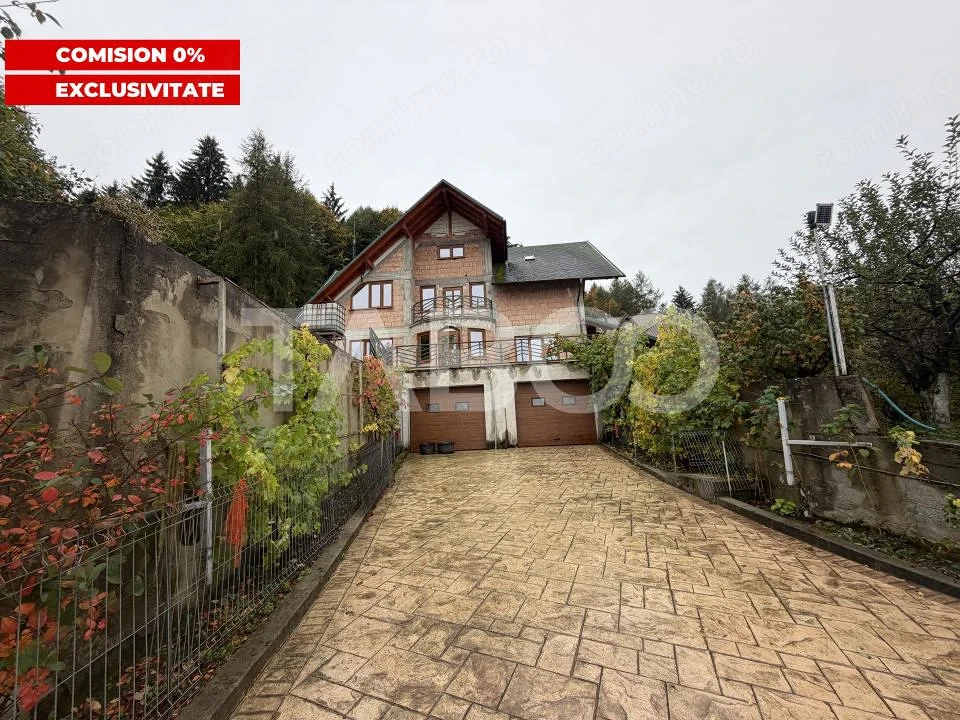 Casa cu potential de investitie 7 camere foisor 4 bazine de pesti 